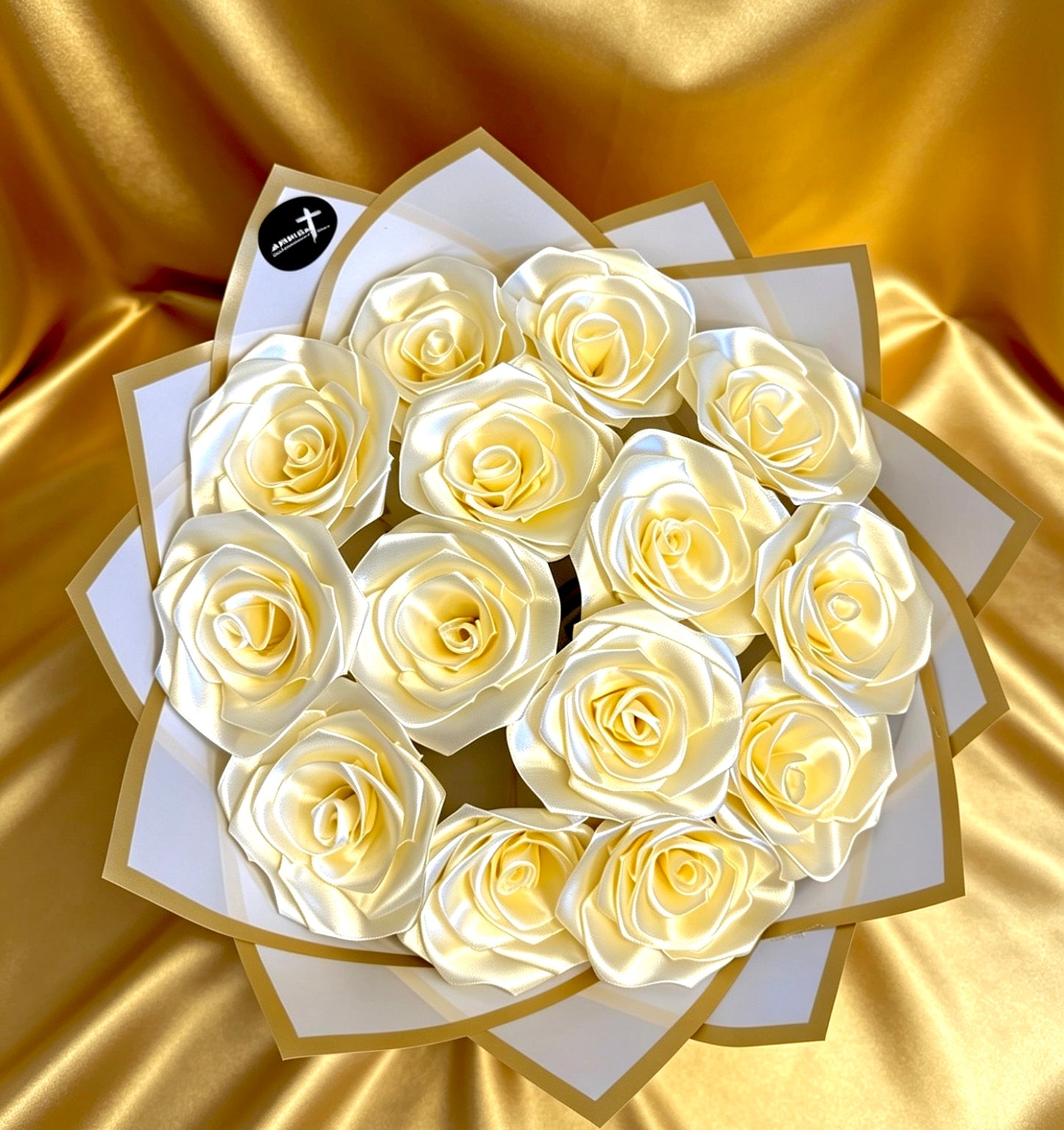 Medium Gold & White Bouquet